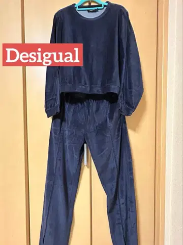 Desigual 네이비 벨로아 맨투맨 상하의 여성용 M