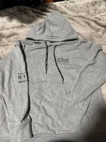 NY 디자인 후드 부착 후드티 그레이