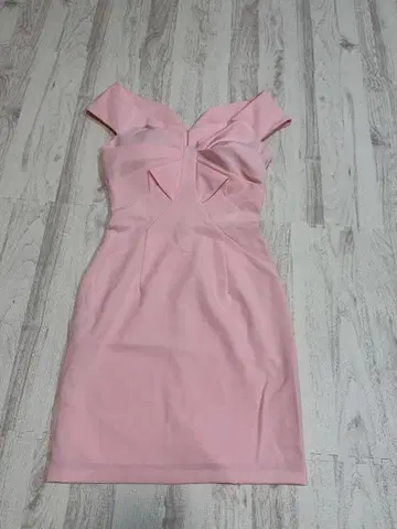 핑크 타이트 핏 드레스