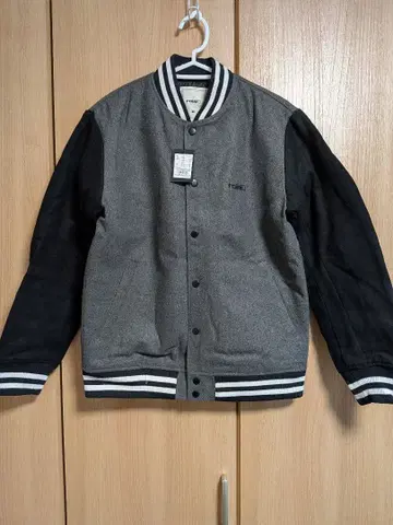 로이얼 바시티 자켓 M 사이즈 그레이/블랙