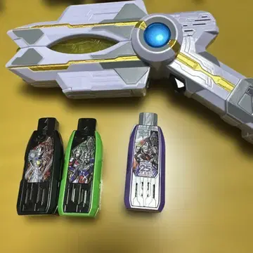 울트라맨 티가 25주년 기념 아이템 세트