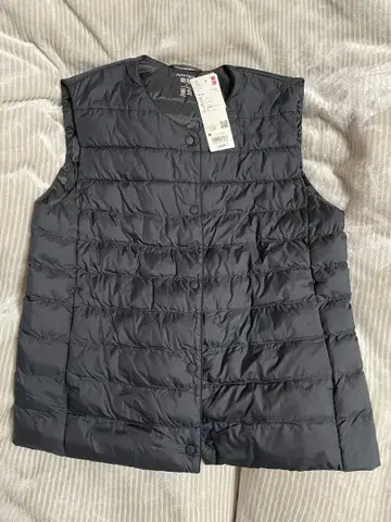 [ 미사용 새상품 ] 유니클로 퍼프테크 컴팩트 베스트 블랙 M