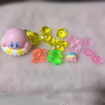 커비 피규어와 아이템 세트