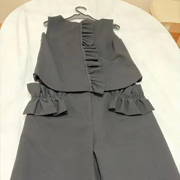 FRAY l.D 블랙 프릴 부착 셋업