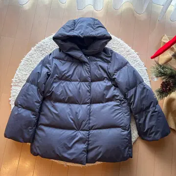 유니클로 여성용 심리스 다운 M 사이즈 그레이