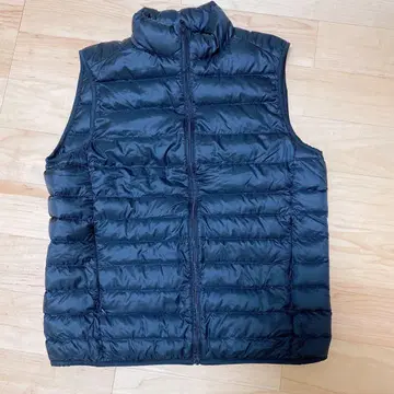 유니클로 다운 베스트 블랙 울트라 라이트 다운