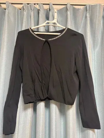 AMACA 블랙 볼레로와 블라우스 세트입니다