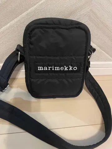 marimekko 블랙 숄더백