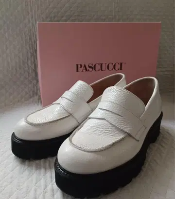 Pascucci 파스크치 통굽 로퍼 36 화이트
