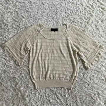 UNTITLED(언타이틀) 플레어 슬리브 니트 5부 소매 상의 중고