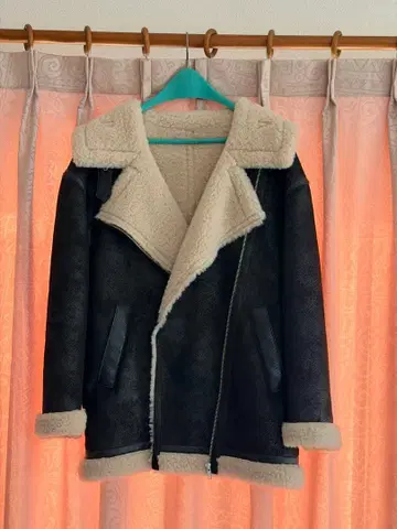 MURUA 루즈 페이크 무스탕 자켓