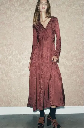 미사용 새상품 ZARA ZW COLLECTION 자수 장식 자카드 원피스