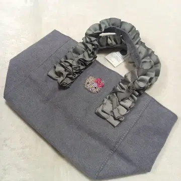 새상품급 키티 kitty 스와로브스키 SWAROVSKI 프릴 백