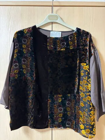 BEARDSLEY/비어즐리*벨벳 꽃무늬 패치워크 상의