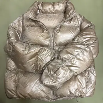 UNIQLO 울트라 라이트 다운 샴페인 골드 L 사이즈