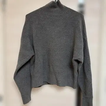 ZARA 그레이 터틀넥 크롭 스웨터