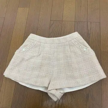 Feroux 베이지 비즈 장식 숏팬츠