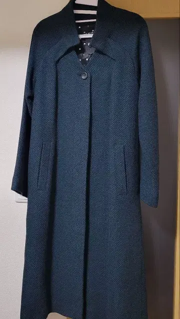 페른하르트 빌헬름 롱 코트 그린 계열 트윗