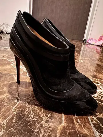 블랙 앵클부츠 하이힐