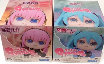 큐룽하게 쳐다보는 포즈 미쿠 루카