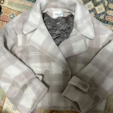 earth 라이트 핑크 체크 코트 M 사이즈