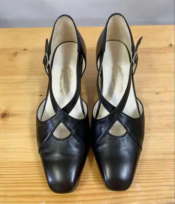 긴자 카네마츠 펌프스 23cm