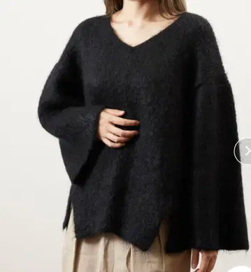 제인 스미스 MOHAIR V NECK KNIT
