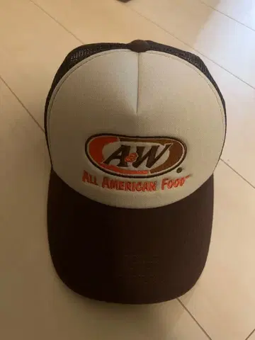 A&W 트래커 캡 화이트 브라운