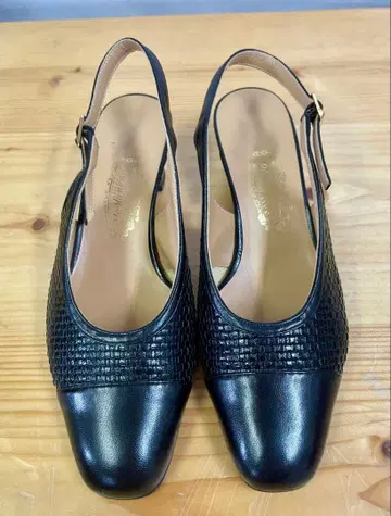 긴자 요시노야 백 스트랩 펌프스 23cm