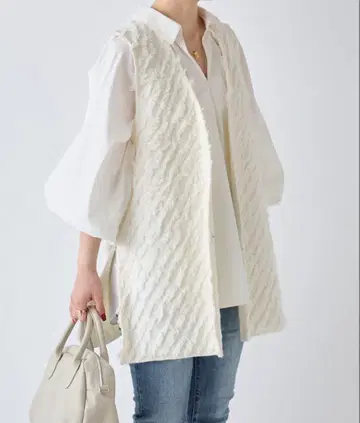 정가 2만 4천엔 BEARDSLEY 프린지 니트 베스트 아이보리