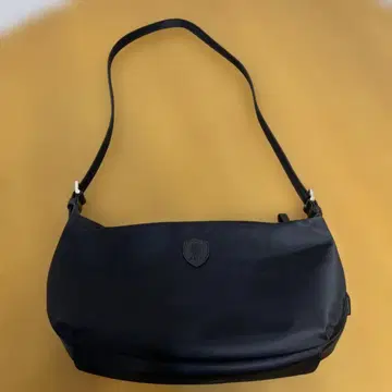 DAKS 블랙 나일론 숄더백