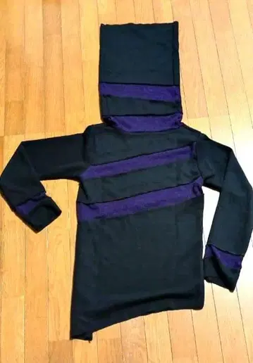 h.NAOTO 본격 고딕 초 하이넥 니트 탑 블랙 x 보라색 라인