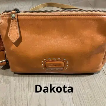 Dakota 브라운 가죽 숄더백