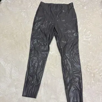H&M 그레이 합성 피혁 타이트 핏 팬츠 사이즈 42 허리밴딩