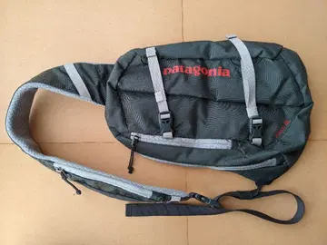 파타고니아 아톰 8L 슬링백 그레이 x 오렌지
