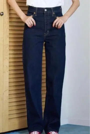 LEVI'S PREMIUM RIBCAGE STRAIGHT W26