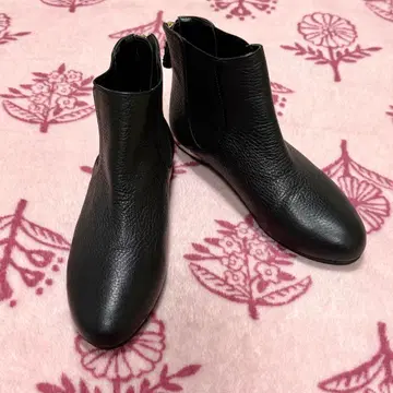 다이애나 블랙 가죽 앵클부츠