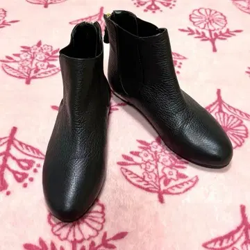 다이애나 블랙 가죽 앵클부츠