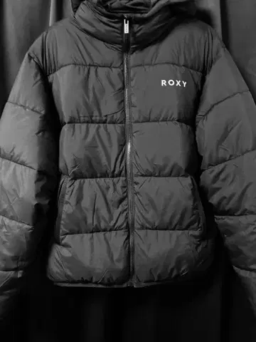 ROXY 블랙 다운 자켓 후드 부착