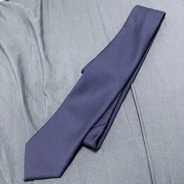 HILTON 카노니코 넥타이