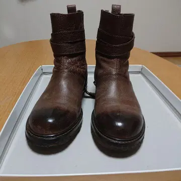 SAYA 브라운 숏부츠 지퍼 포함