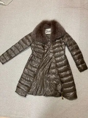 브라운 퍼(털) 부착 롱 다운 자켓