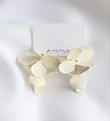 emma (에마) 브라이덜 액세서리 bouquet short 귀찌