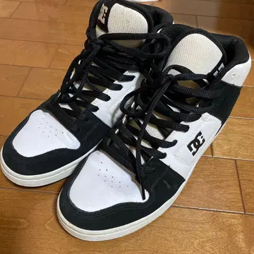 가격 인하 DC shoes 하이컷 스니커즈 화이트/블랙/27cm