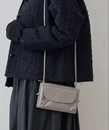 정가 1만 2천 엔 BEARDSLEY 소가죽 숄더백 스마트폰 지갑