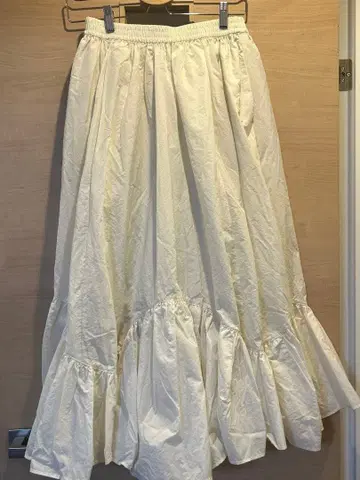 emmi 볼륨 헤임 스커트