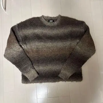 kutir 크루넥 스웨터 브라운 계열 모헤어