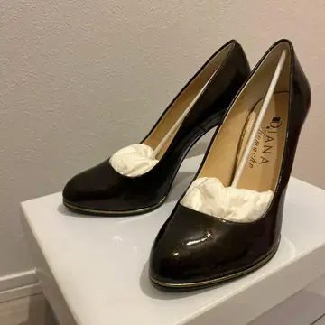 새상품! DIANA 다크 브라운 하이힐