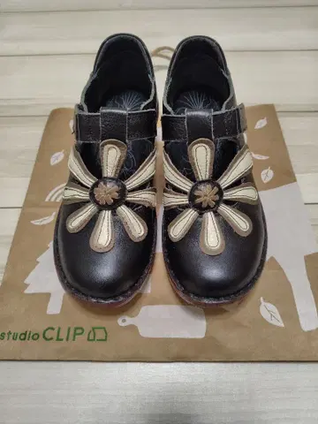 에스타시온 플라워 모티브 스트랩 슈즈