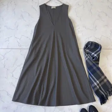 [ 미사용급 ] 유나이티드 애로우즈 V넥 롱 오버롤 스커트 플레어